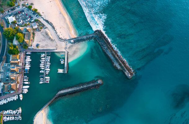 Hégergements de l'ouest de la Réunion. Crédits photos : IRT - Runaerial